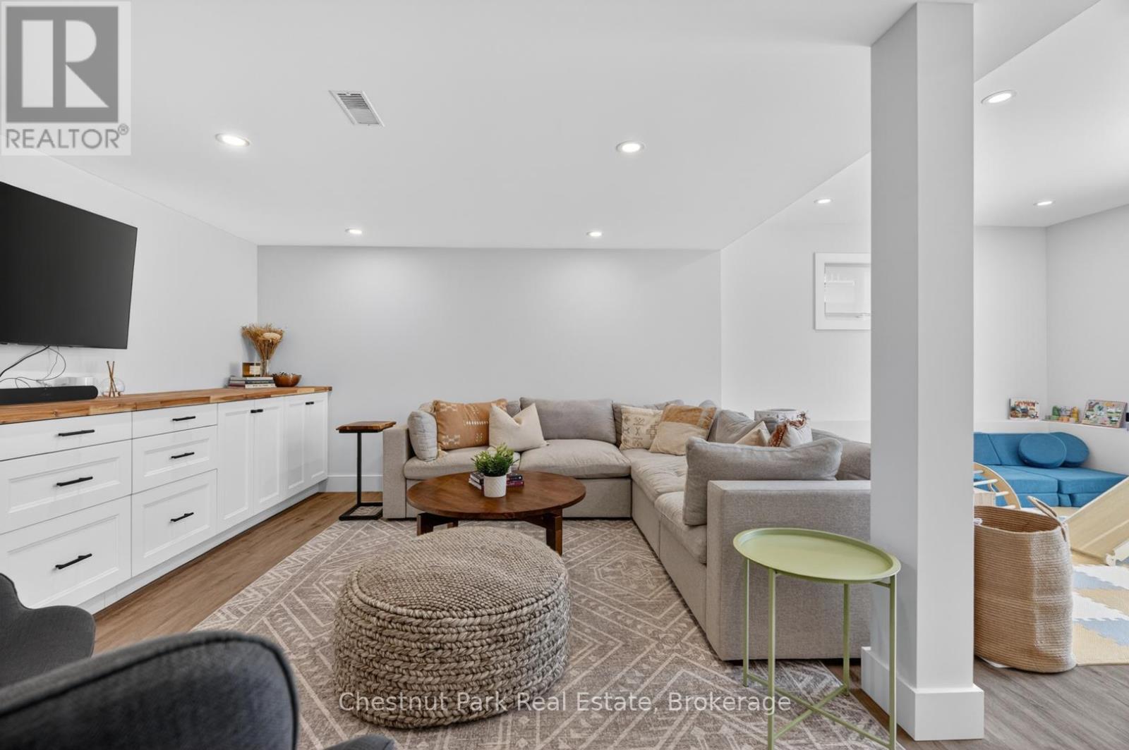 27 WALTER STREET - 31