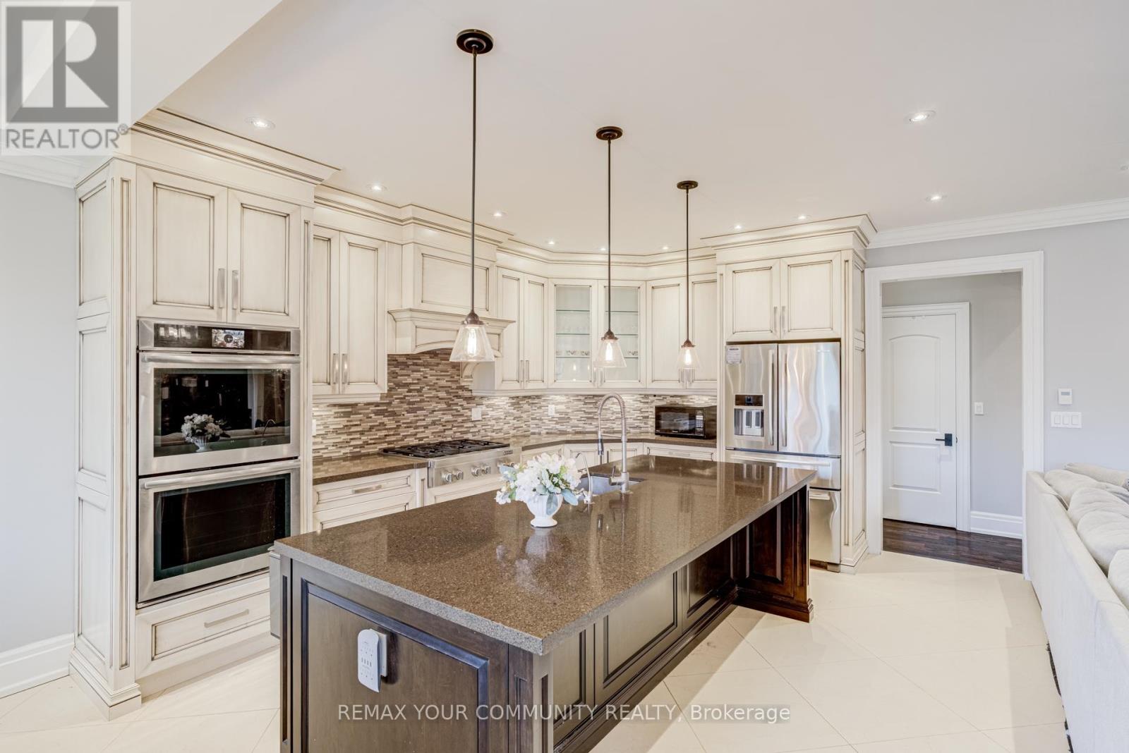 20111 BATHURST STREET E - 14
