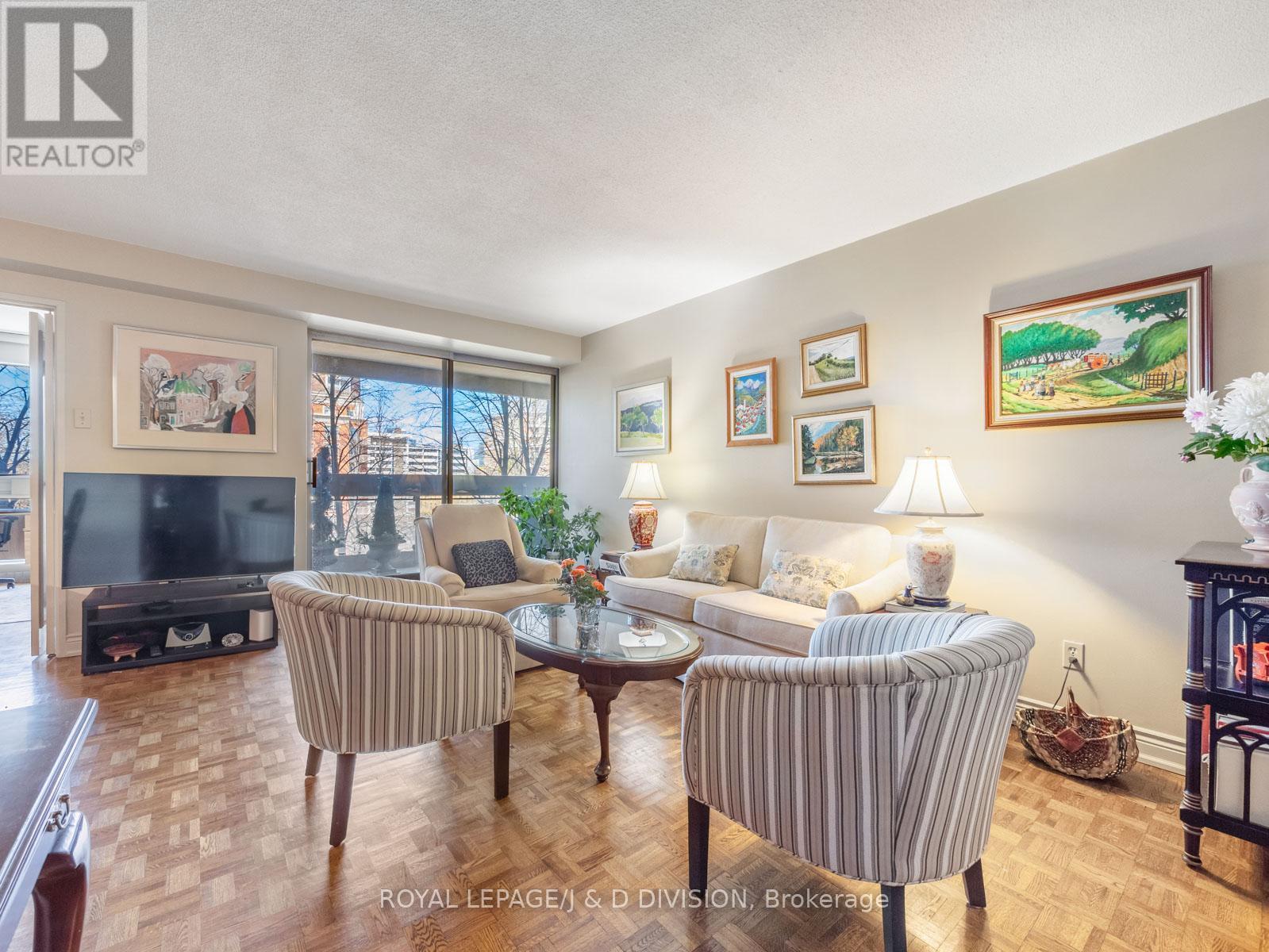 #804 63 ST CLAIR AVENUE W - 11