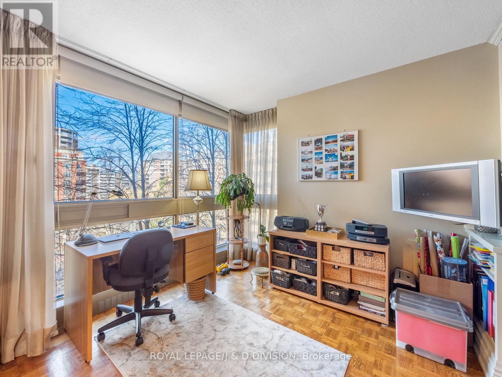 #804 63 ST CLAIR AVENUE W - 20