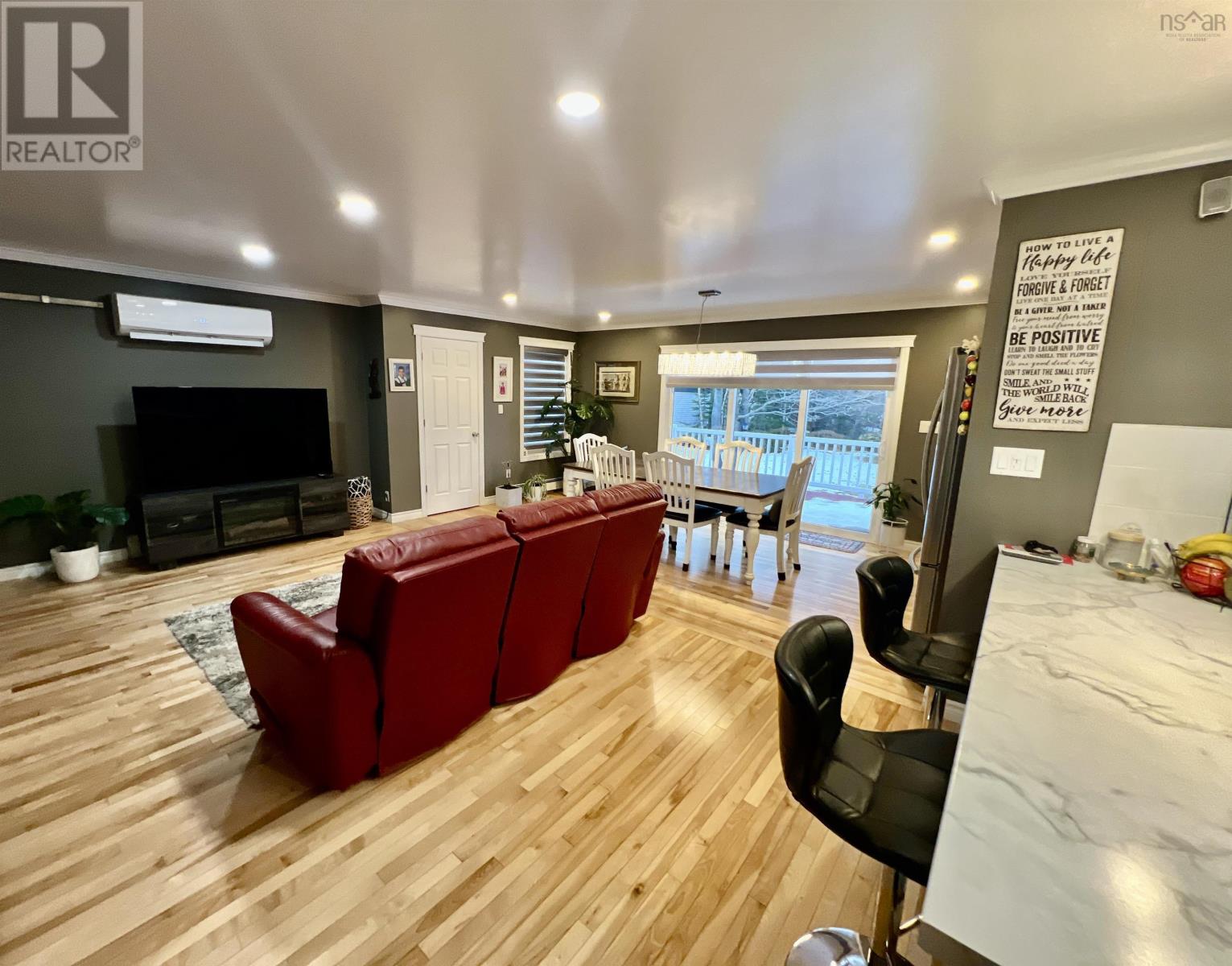 26 University Avenue - 15