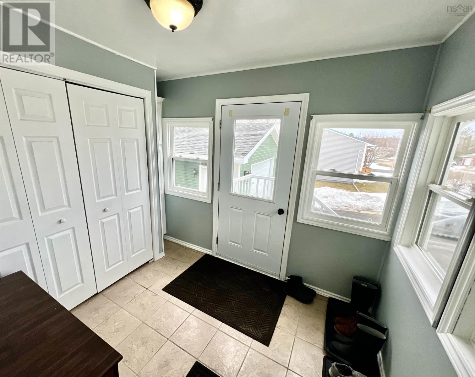 26 University Avenue - 19