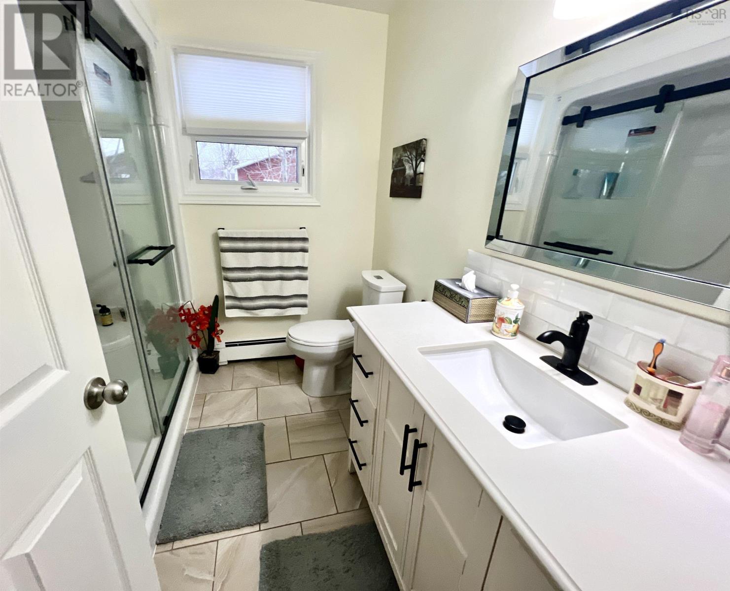 26 University Avenue - 22