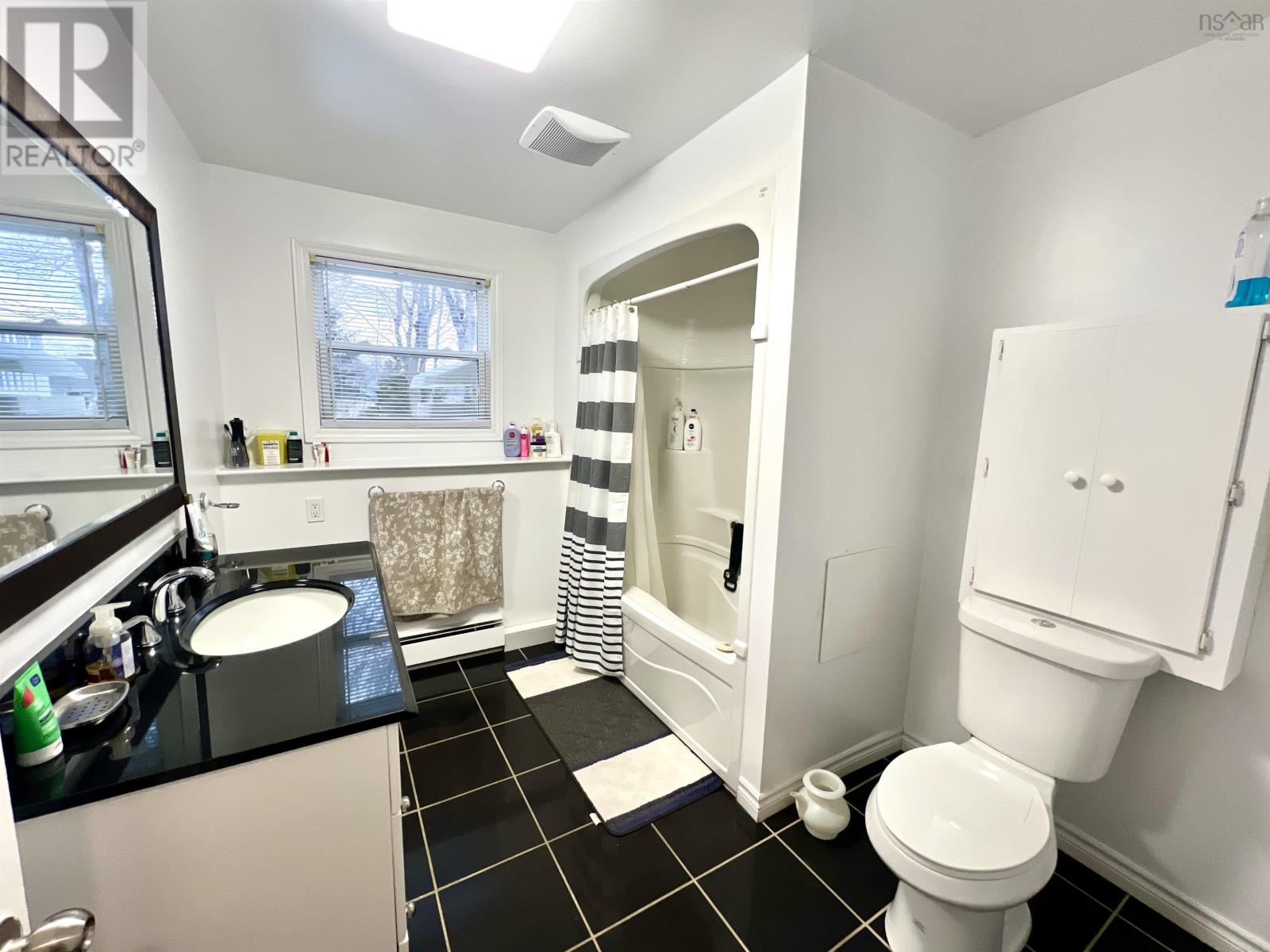 26 University Avenue - 26