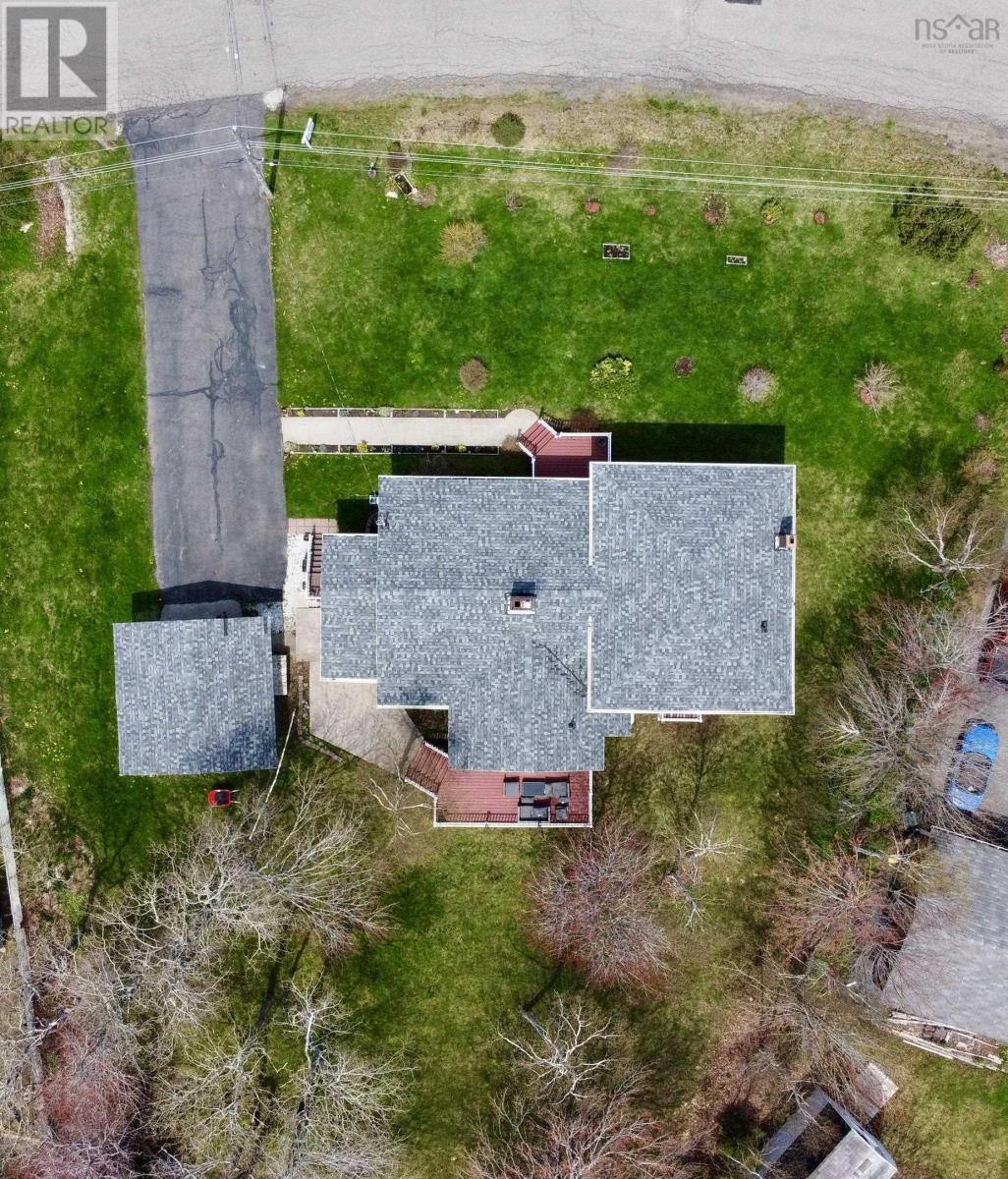26 University Avenue - 32