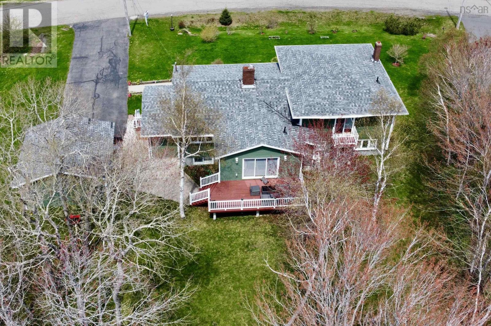 26 University Avenue - 31