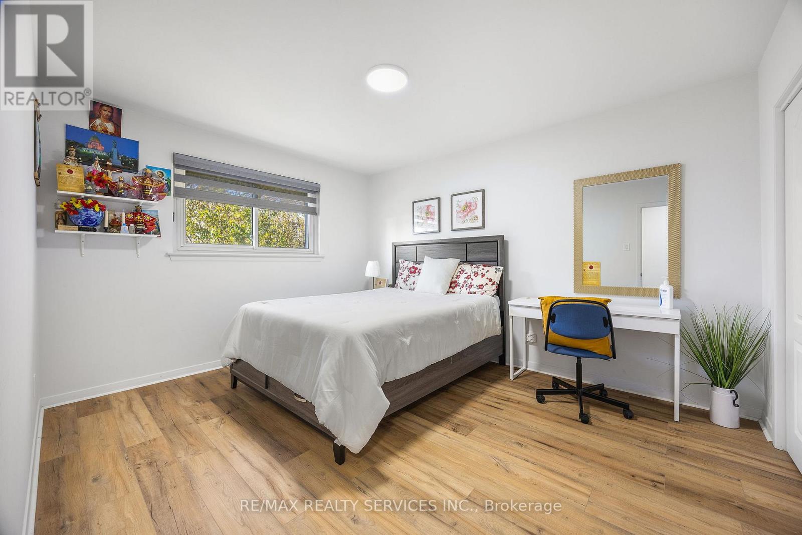 70 WILTON DRIVE - 24