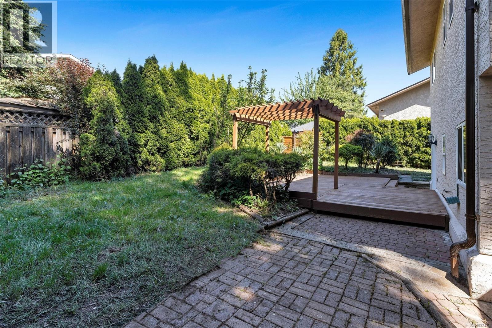 1606 Candela Pl, Saanich