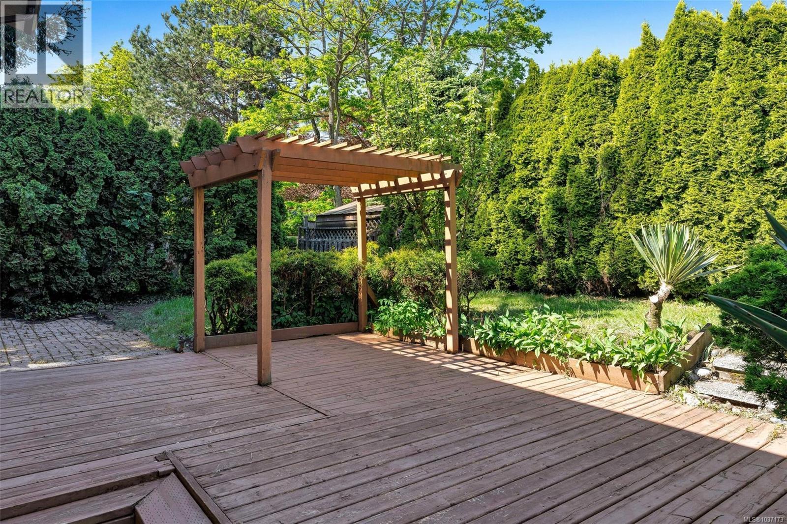 1606 Candela Pl, Saanich