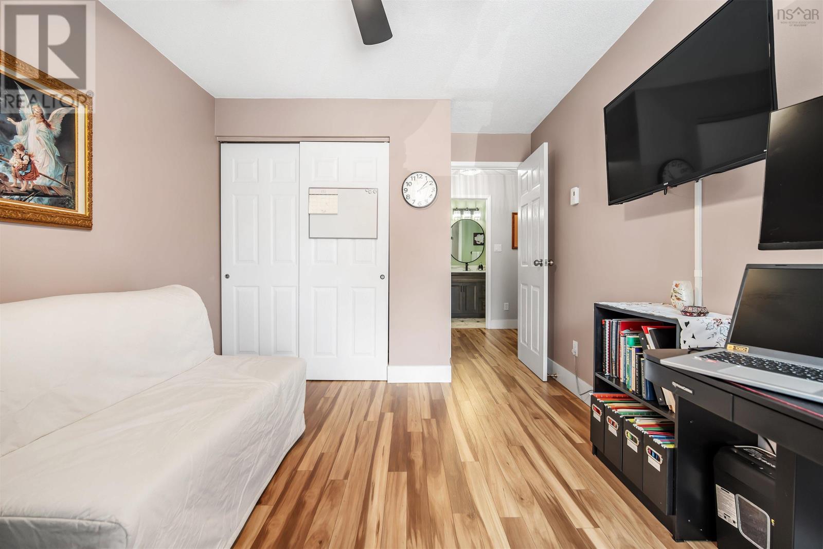 #404 31 River Lane - 31