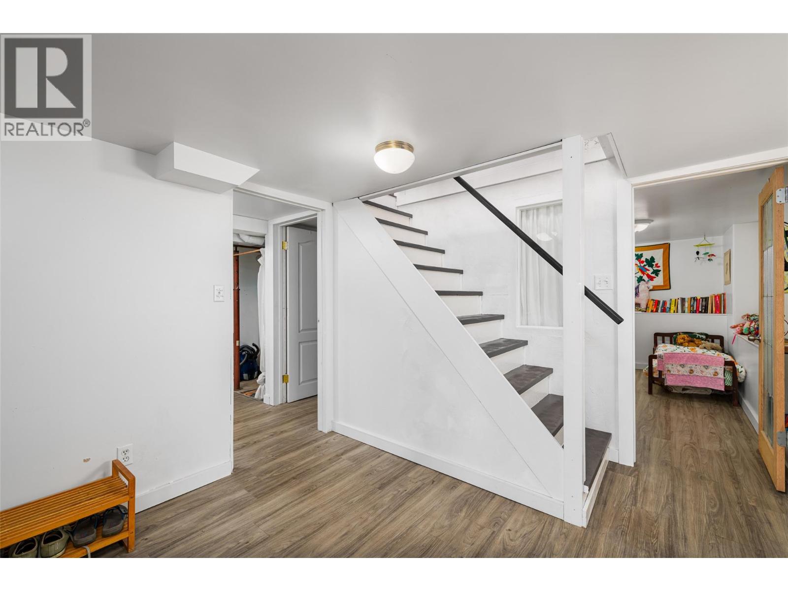 225 8th Avenue S - 23