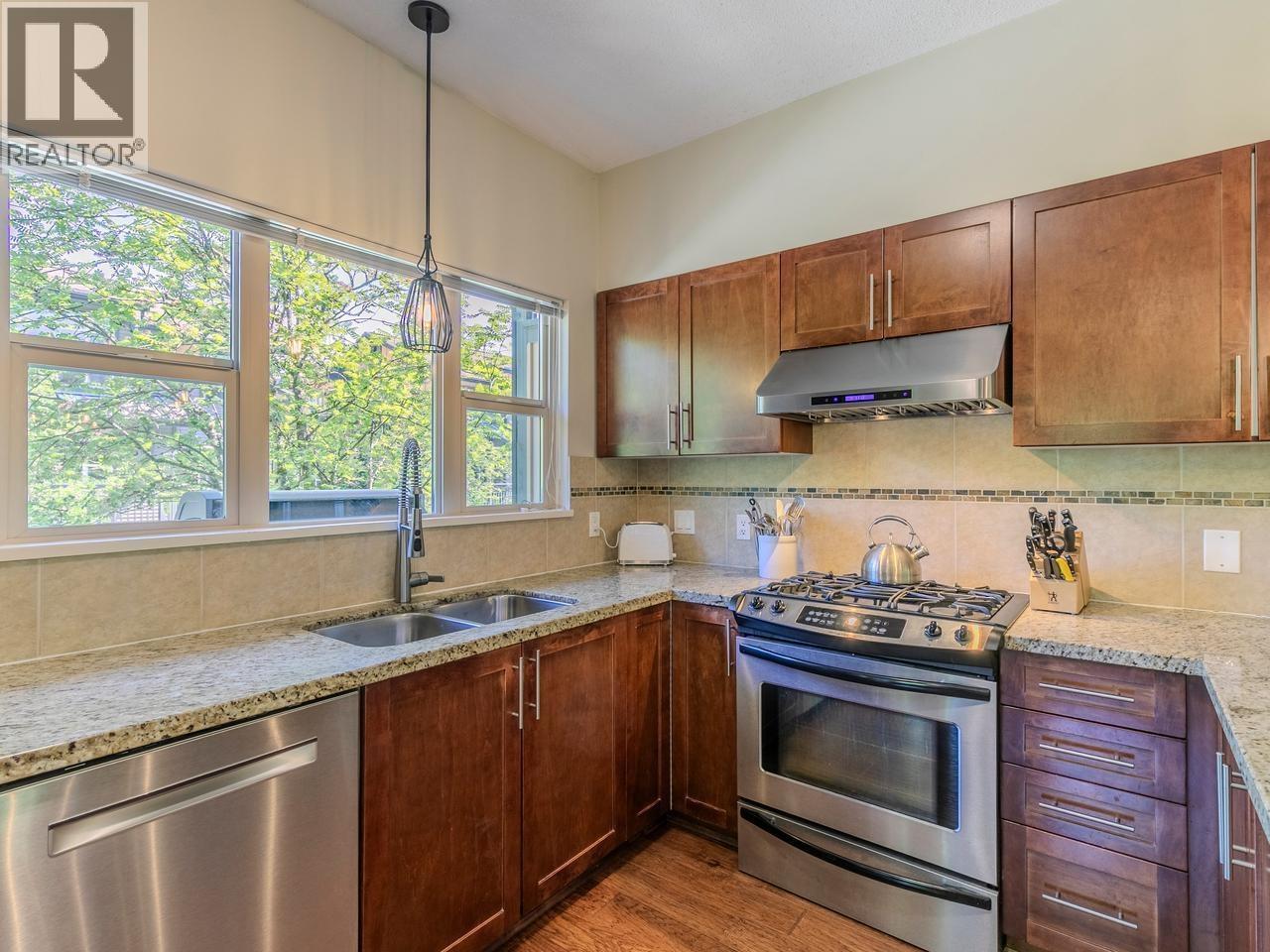 1162 VILLAGE GREEN WAY, Squamish