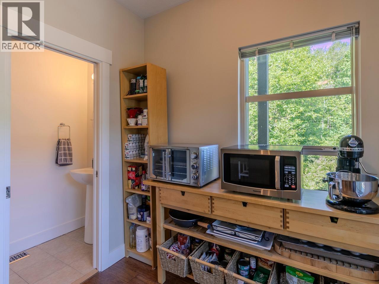 1162 VILLAGE GREEN WAY, Squamish