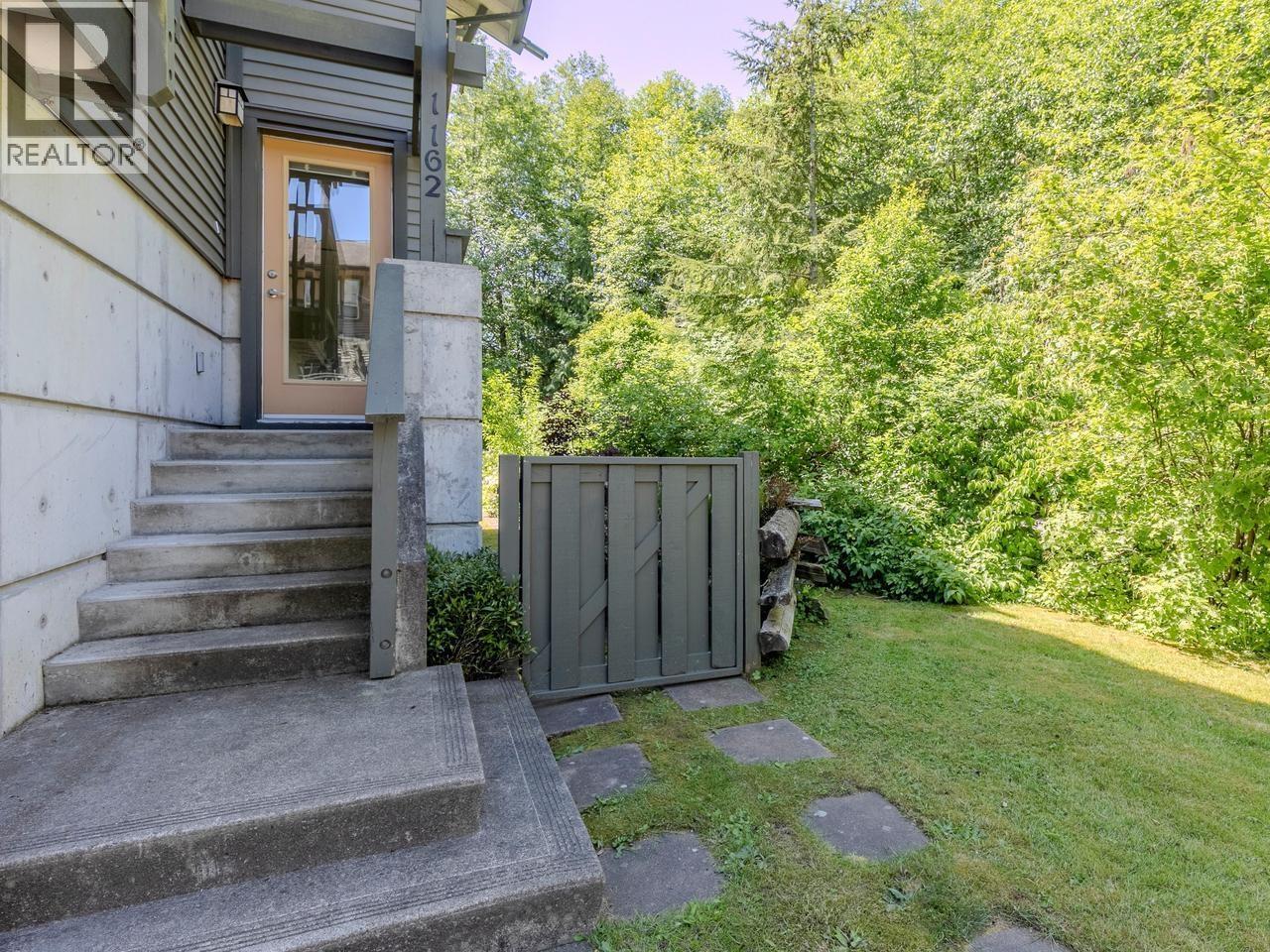 1162 VILLAGE GREEN WAY, Squamish