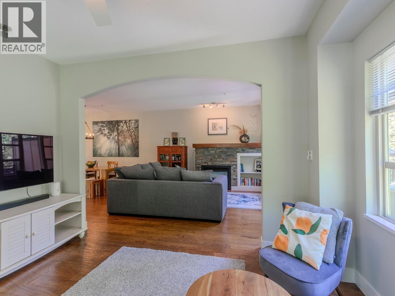 1162 VILLAGE GREEN WAY, Squamish