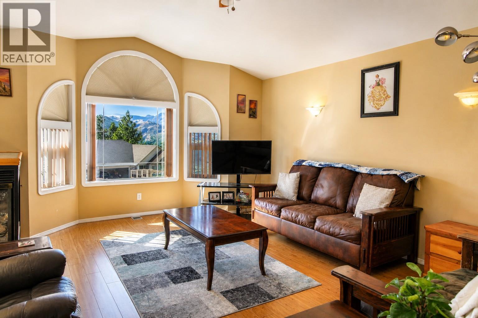 1035 Peachcliff Drive - Image 2