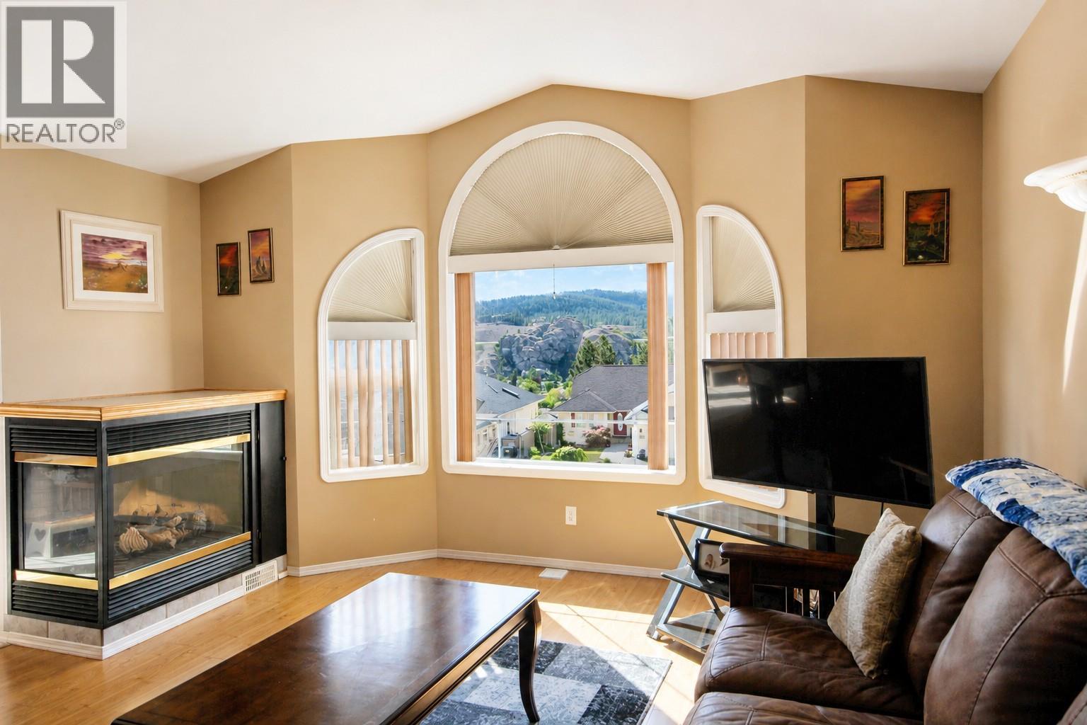 1035 Peachcliff Drive - Image 3