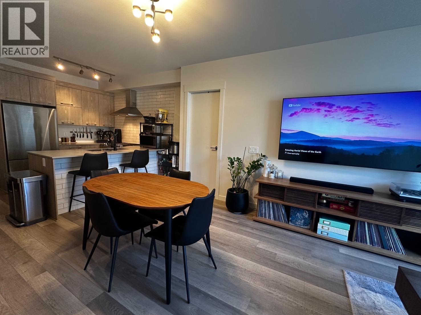 202 1012 AUCKLAND STREET, New Westminster