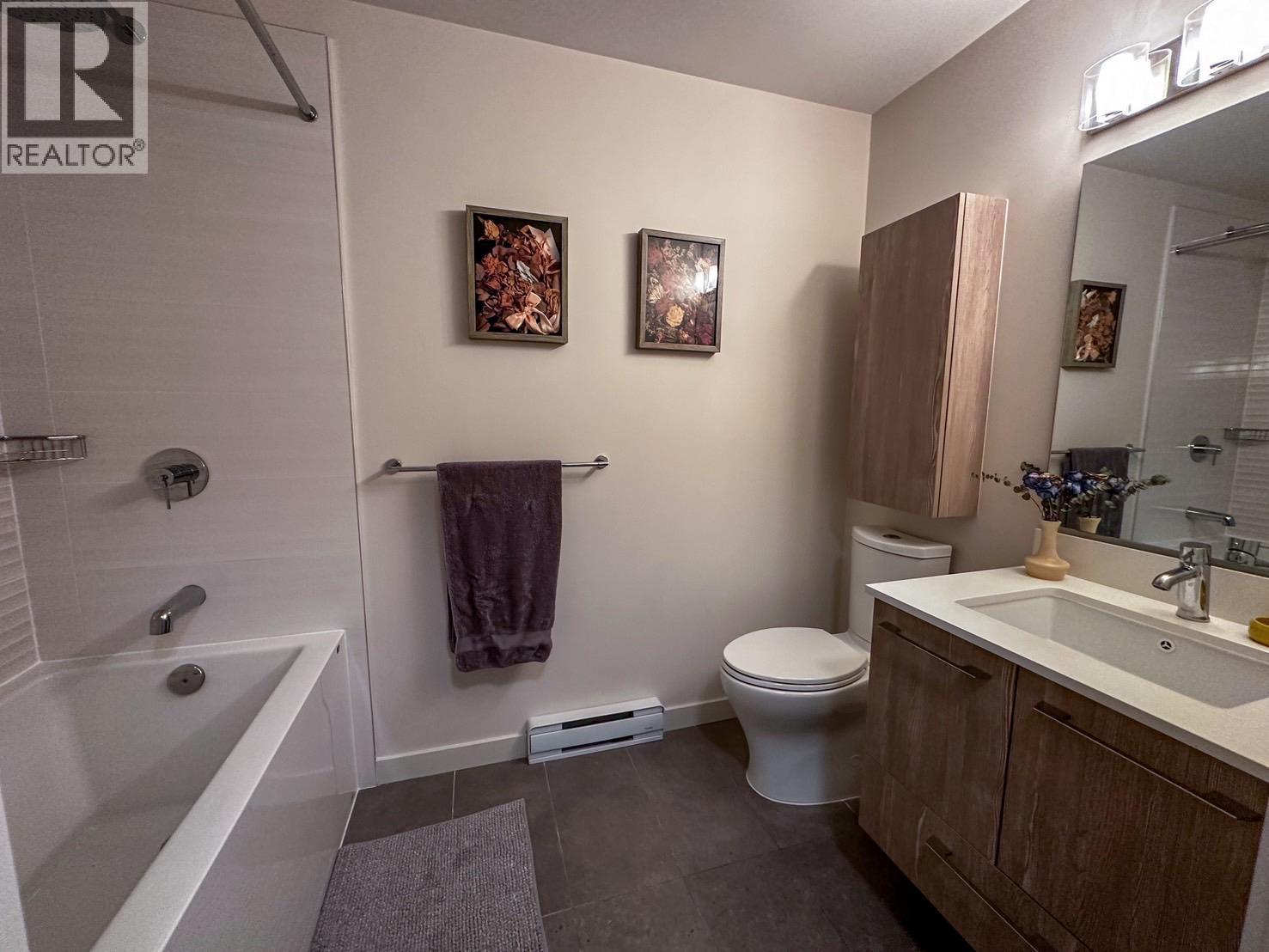 202 1012 AUCKLAND STREET, New Westminster