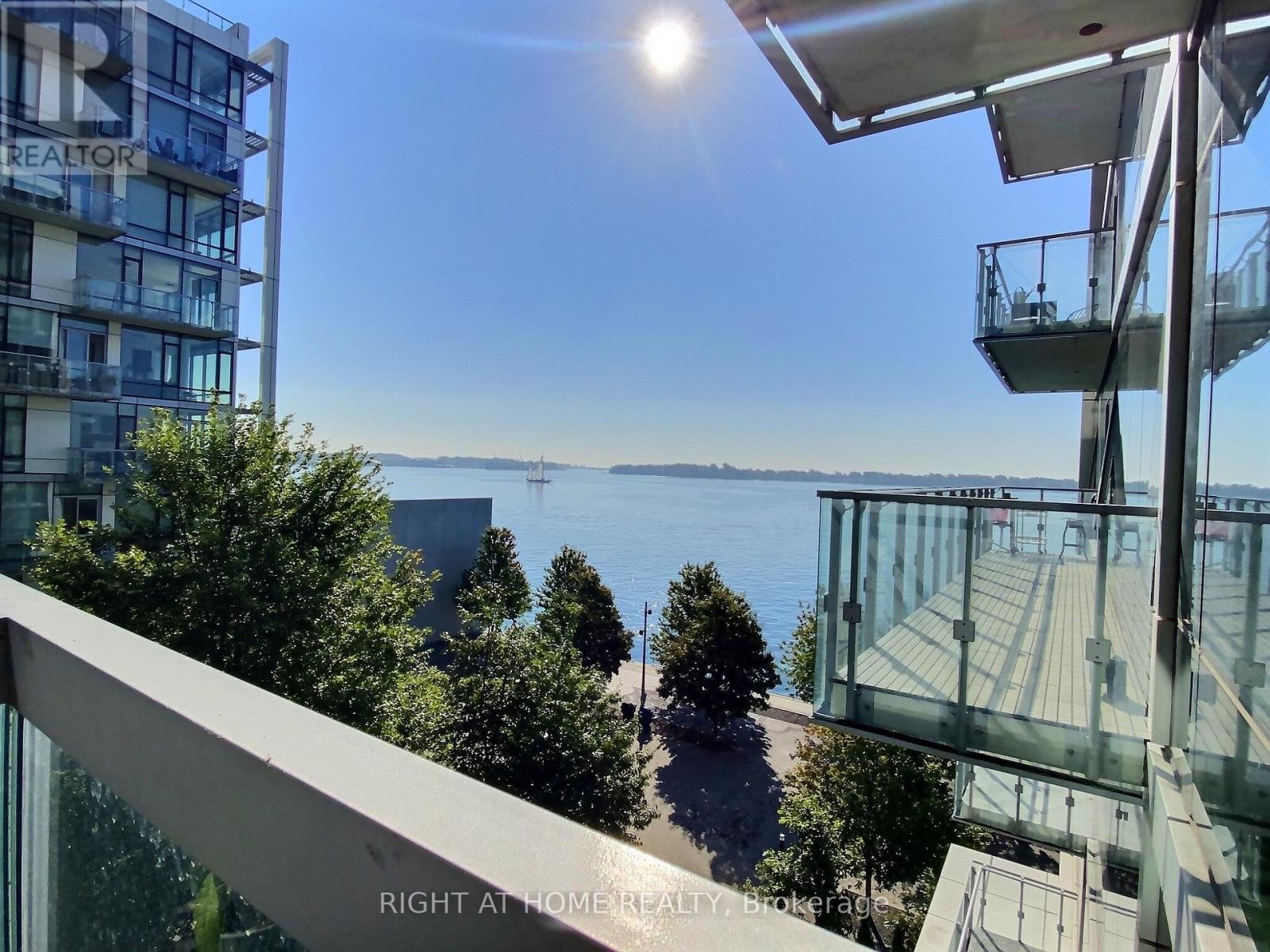 #515 39 QUEENS QUAY E - 2