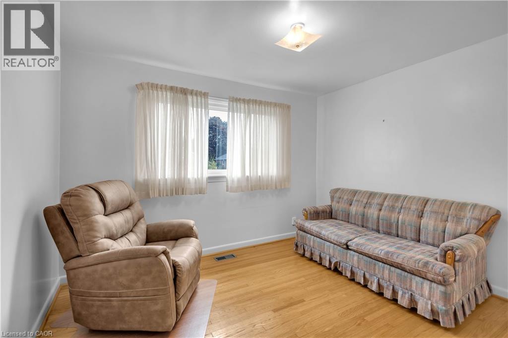 22 PERCY Court - 17