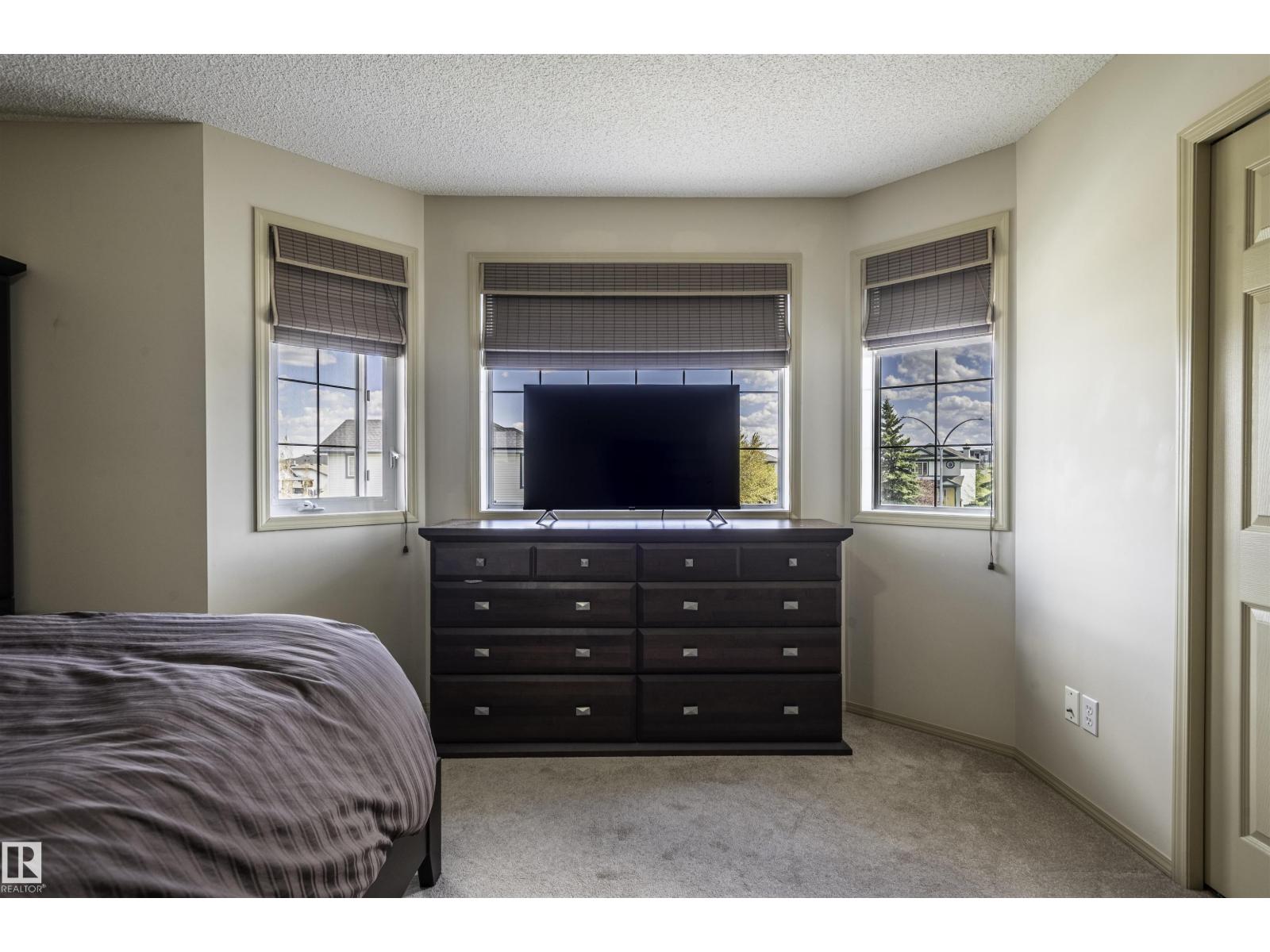 15818 141 ST NW — photo 32