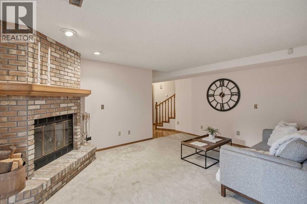 240 Varsity Estates Terrace NW - 26