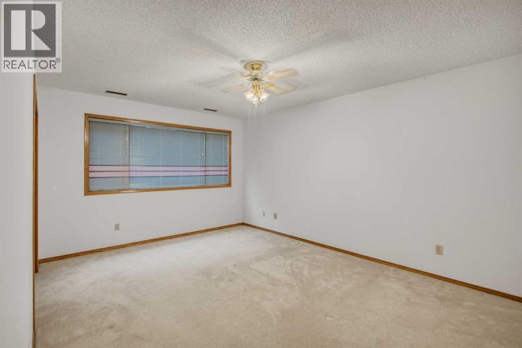 240 Varsity Estates Terrace NW - 29