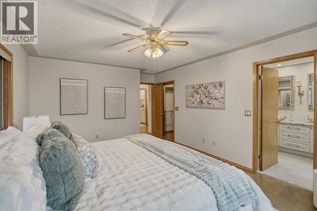 240 Varsity Estates Terrace NW - 23