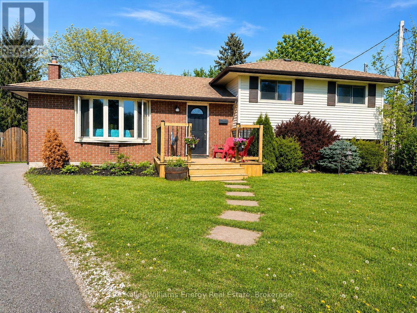 245 SMART CRESCENT - 1