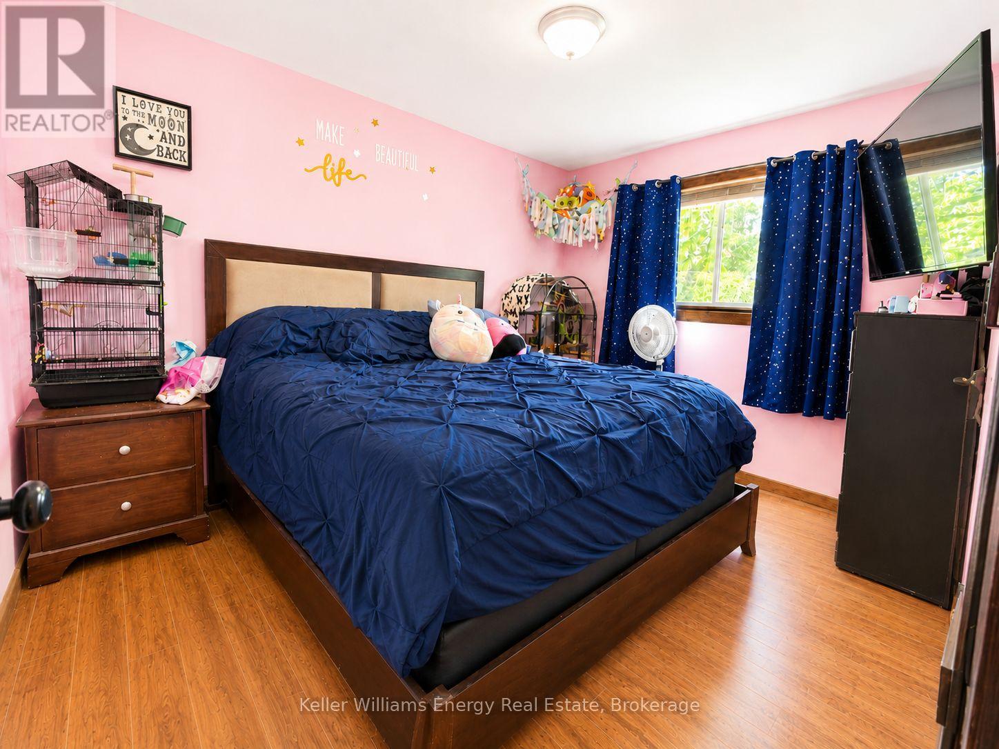 245 SMART CRESCENT - 11