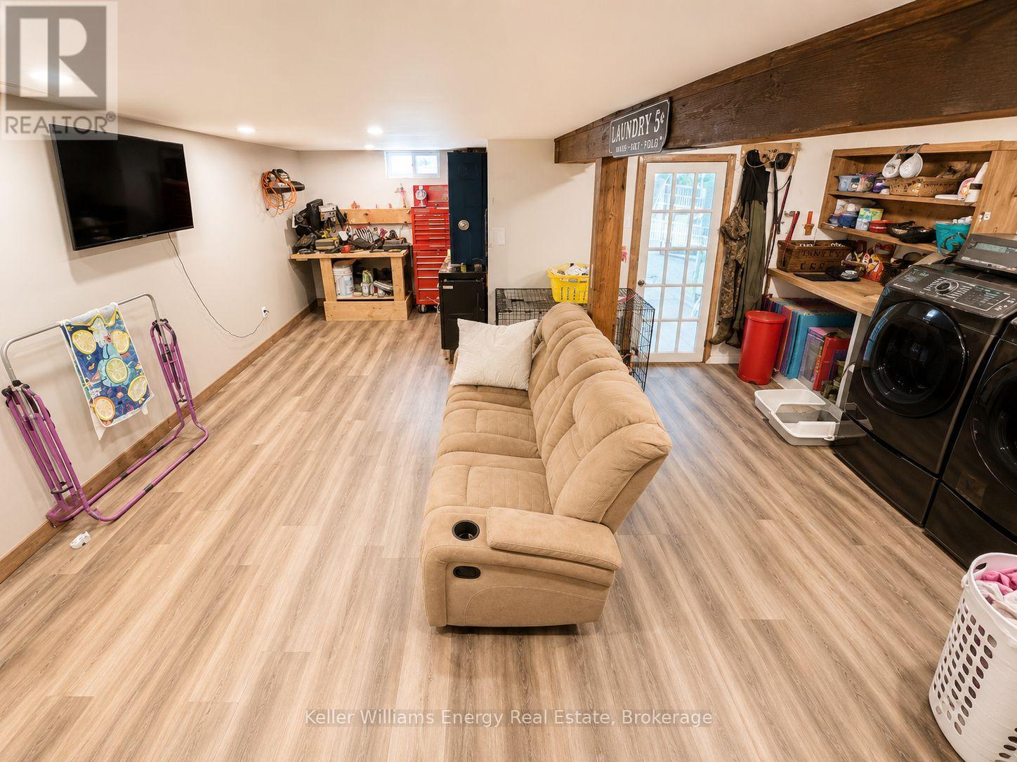 245 SMART CRESCENT - 25