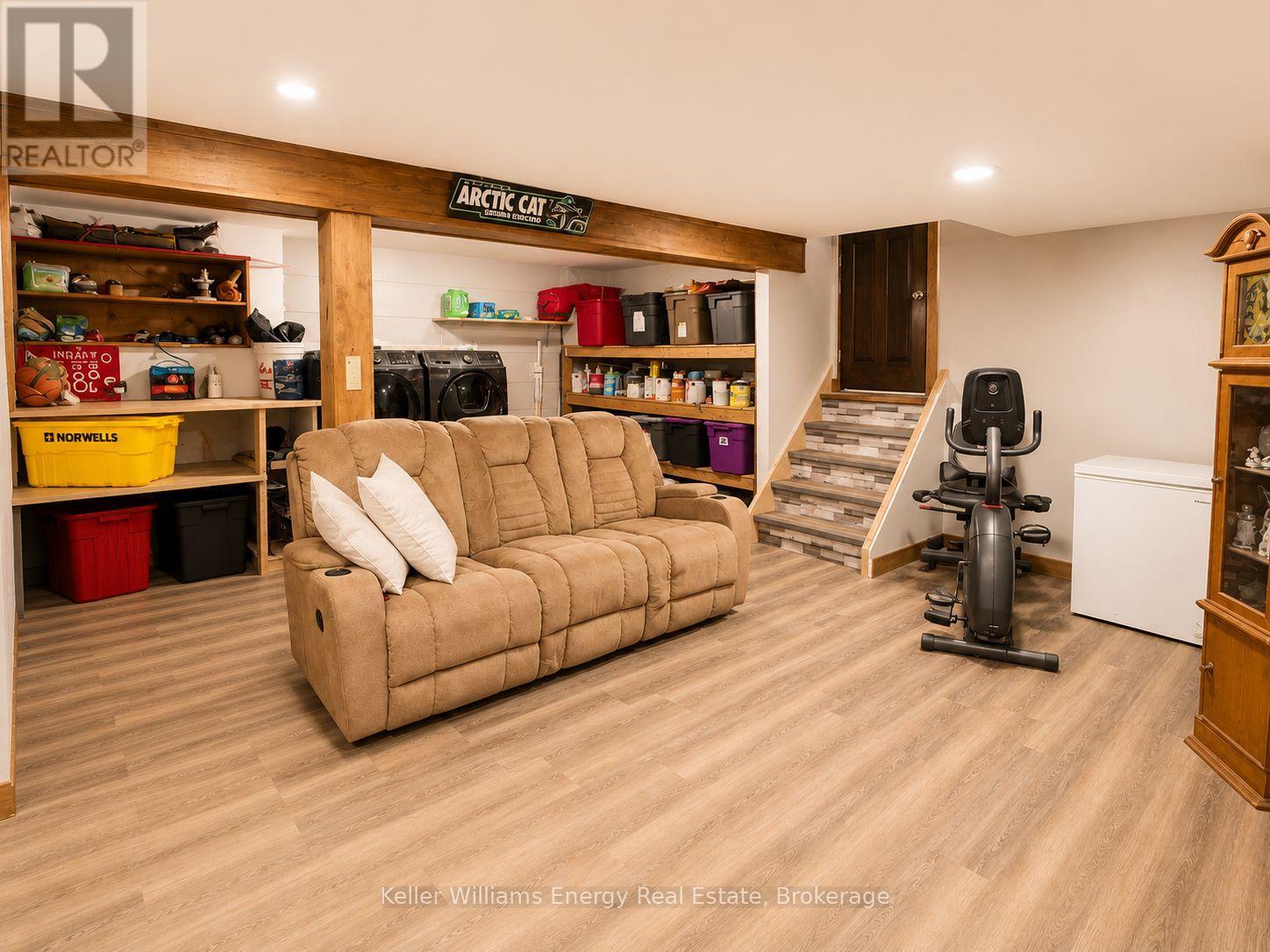 245 SMART CRESCENT - 27