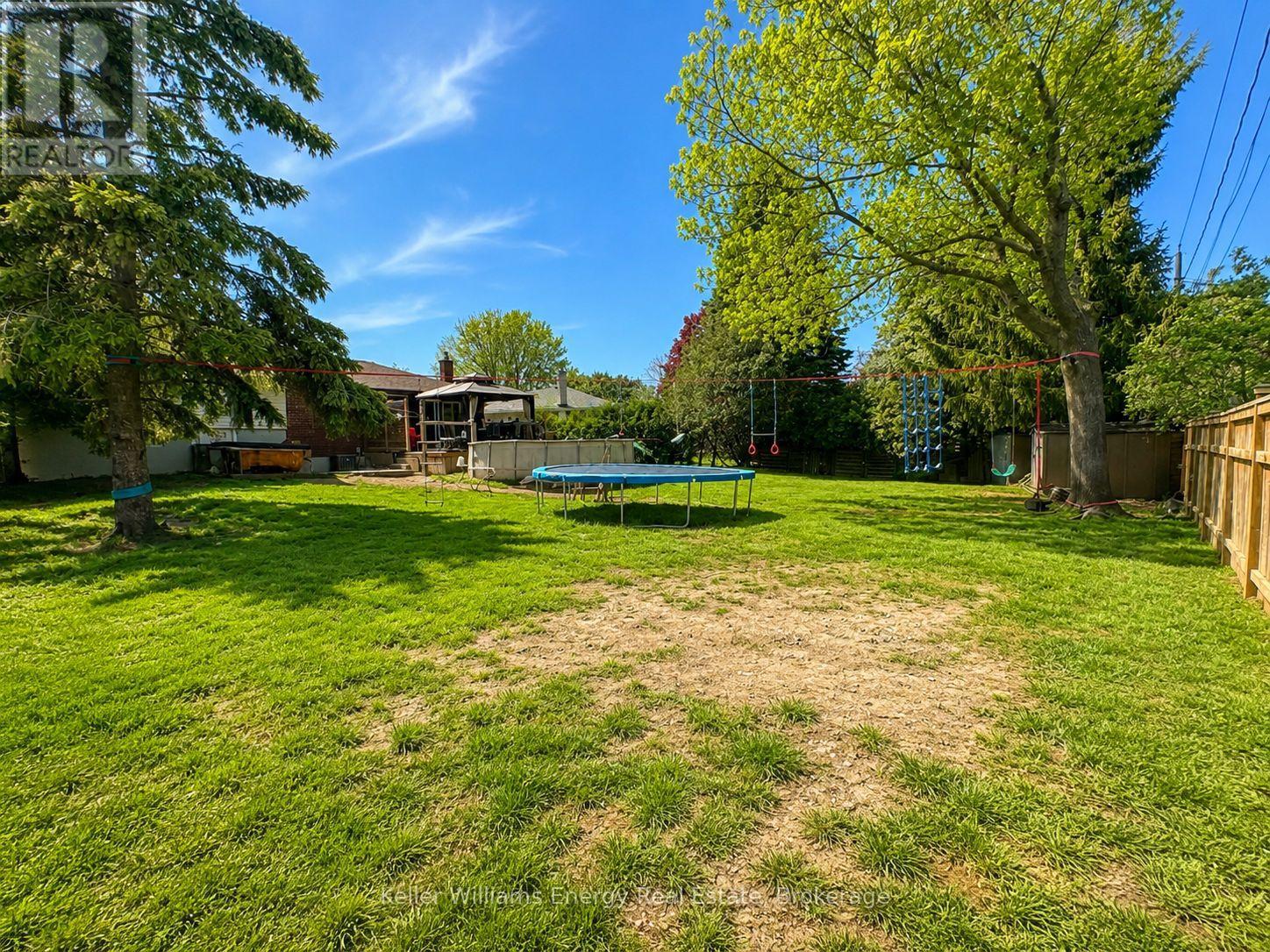 245 SMART CRESCENT - 30