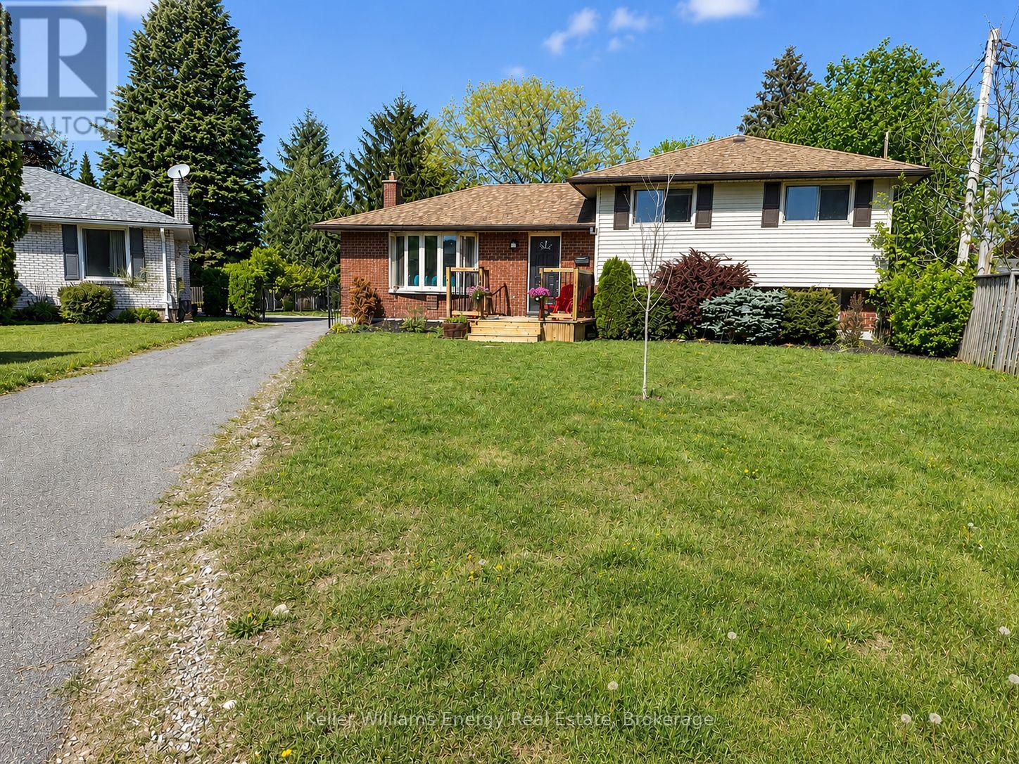 245 SMART CRESCENT - 32
