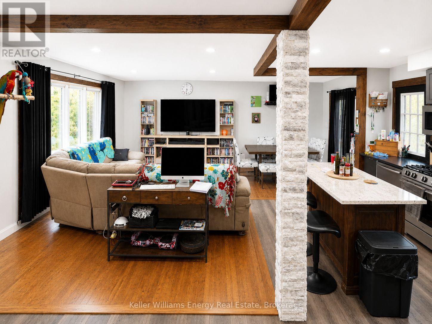 245 SMART CRESCENT - 5