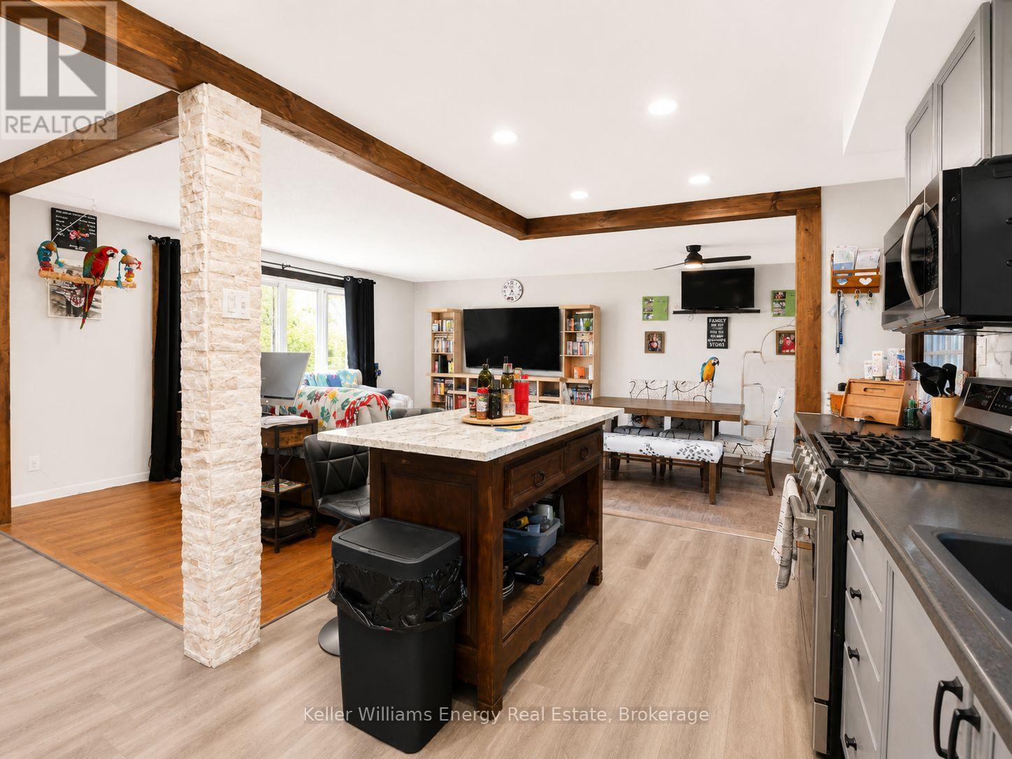 245 SMART CRESCENT - 7