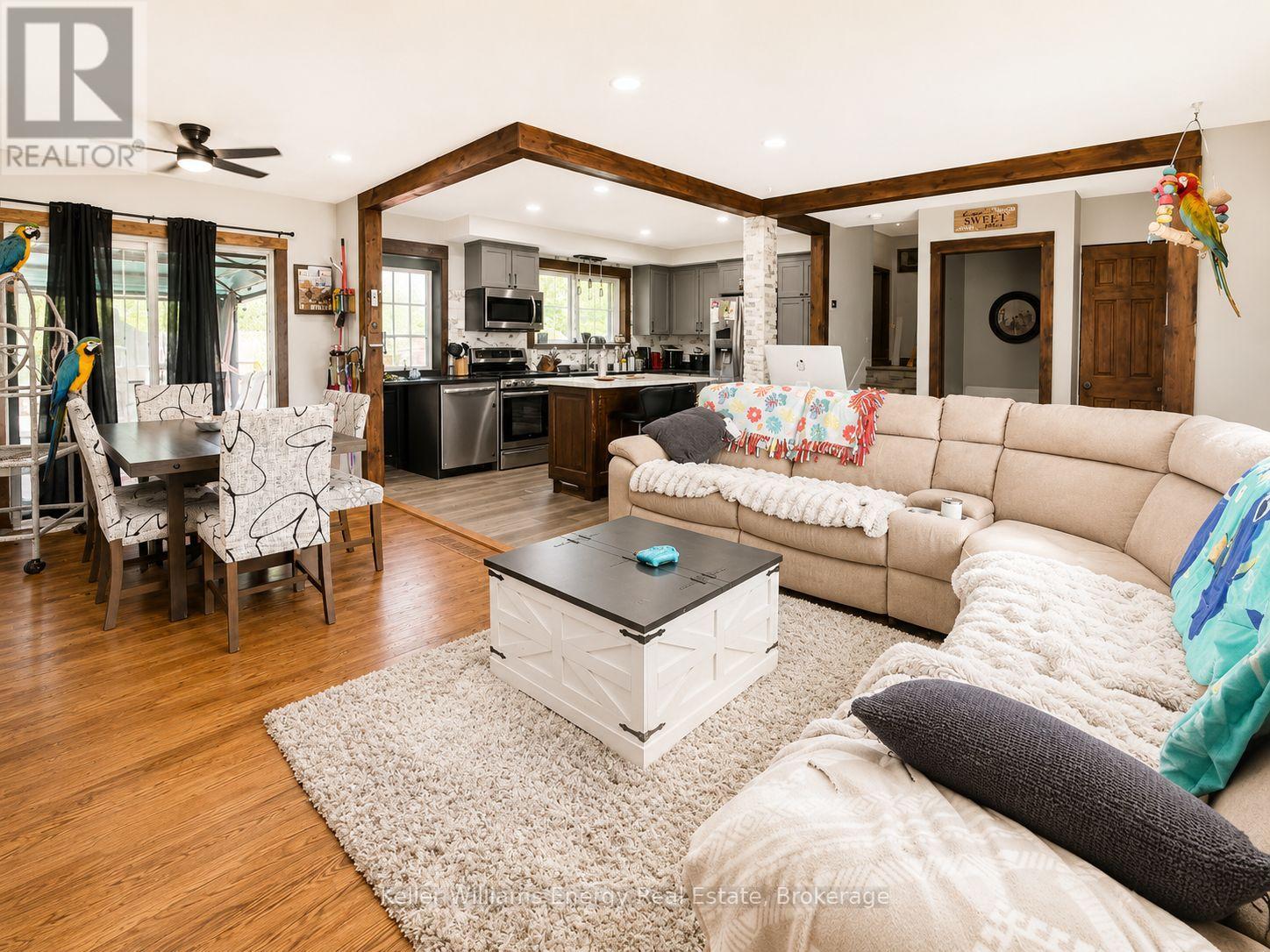 245 SMART CRESCENT - 8