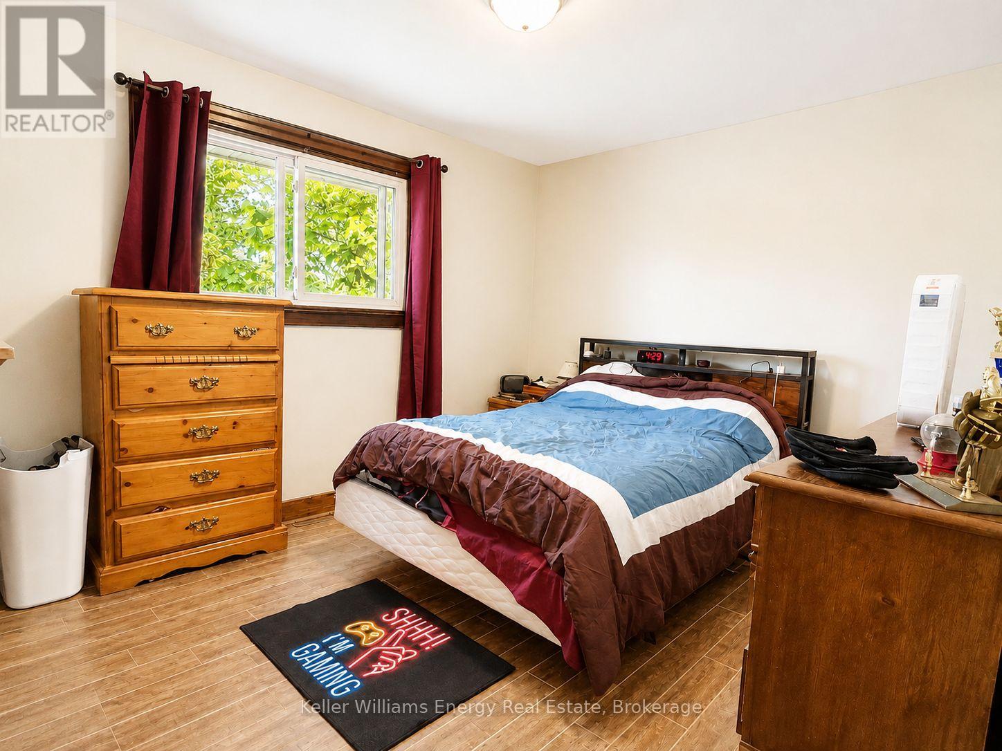 245 SMART CRESCENT - 9