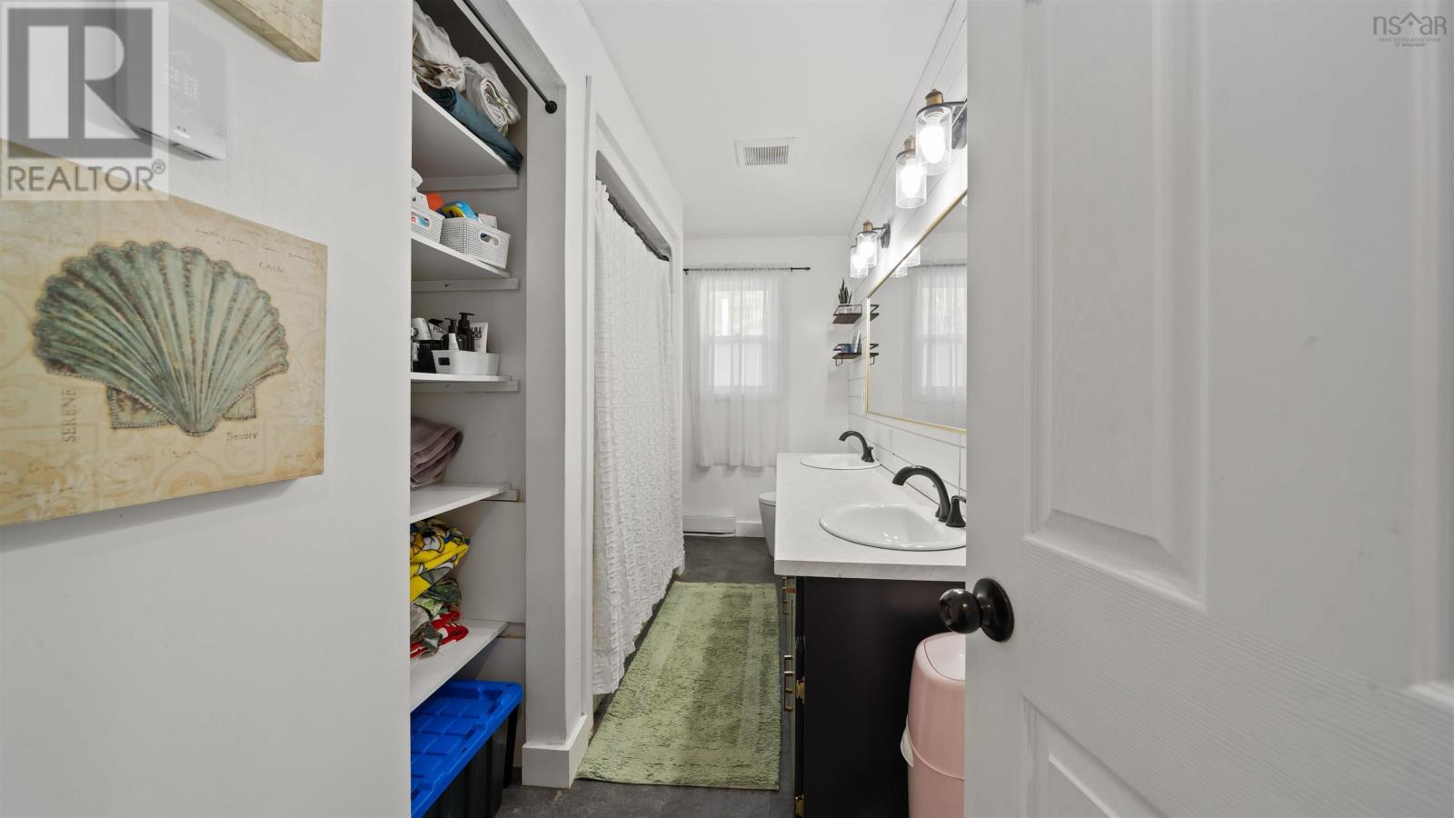 2216 Sackville Drive - 23