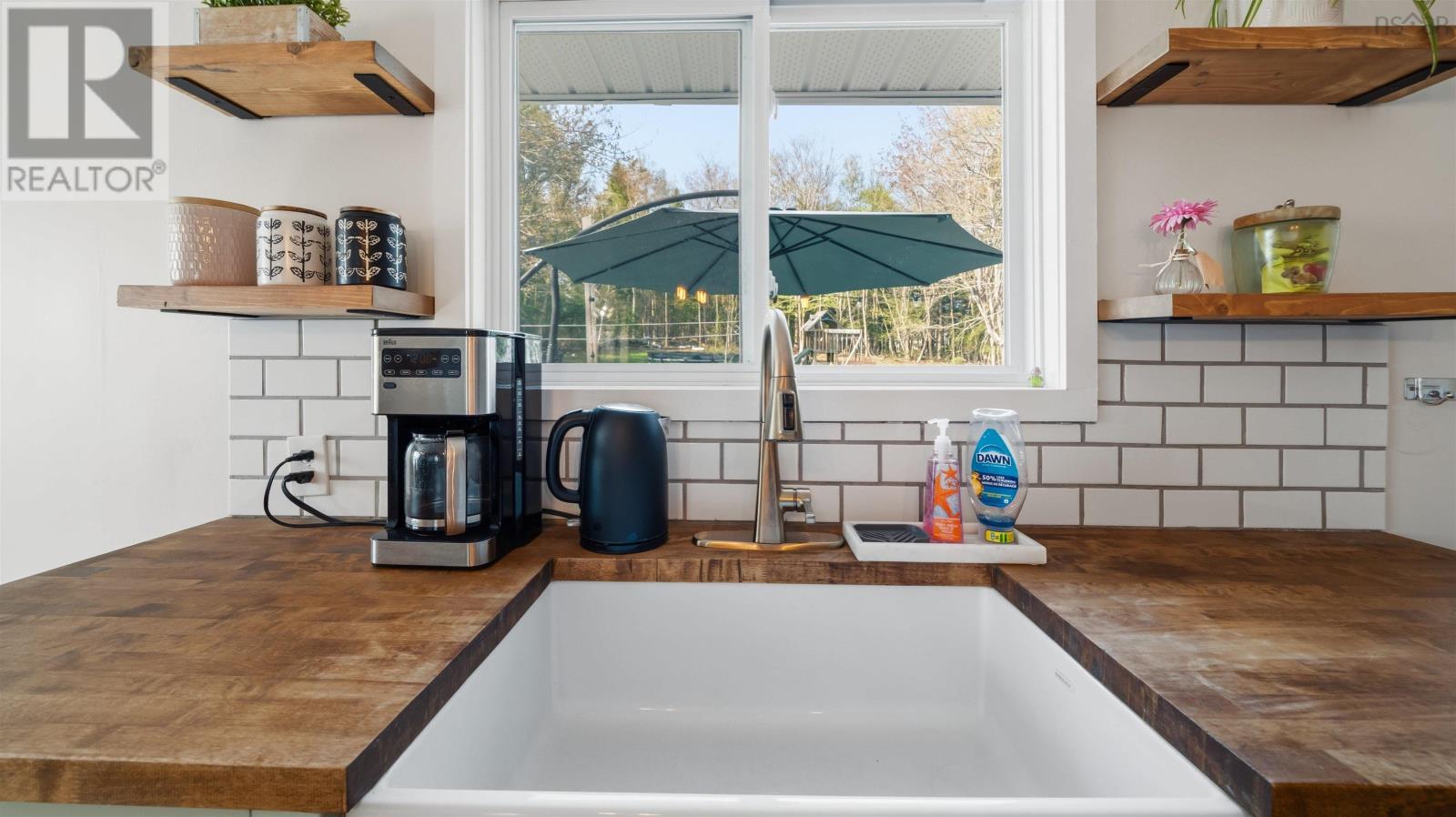2216 Sackville Drive - 19