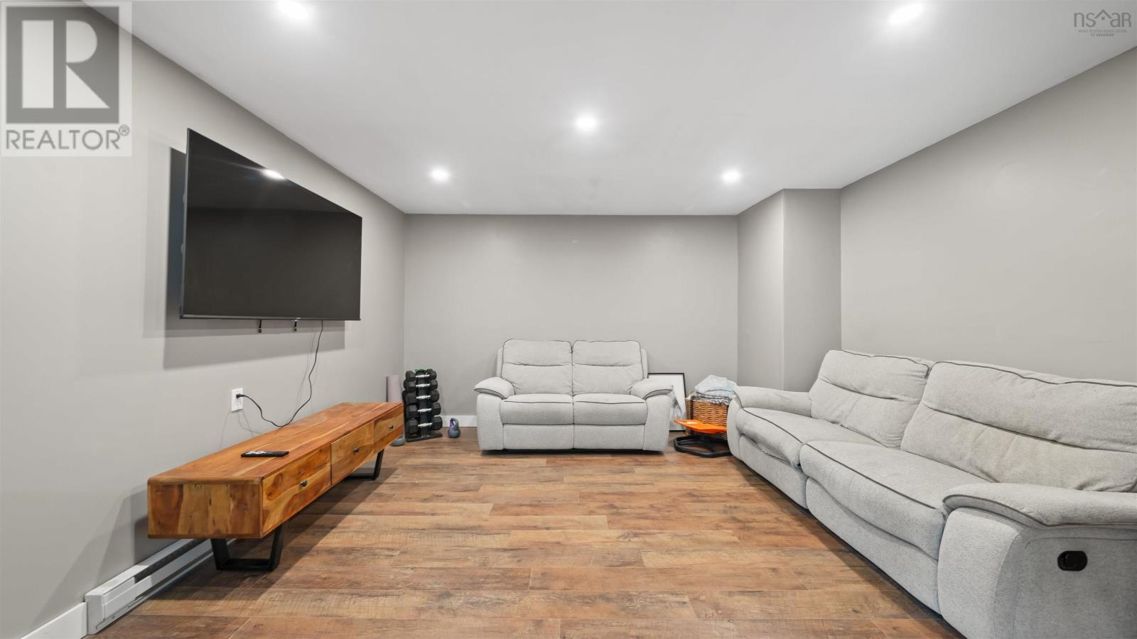2216 Sackville Drive - 38