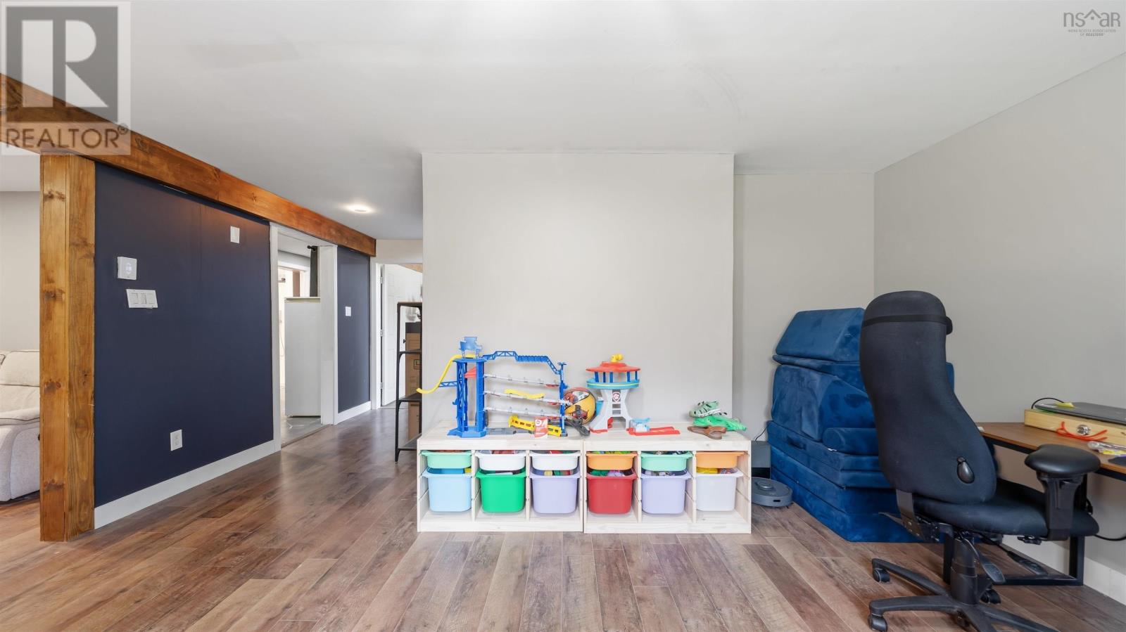 2216 Sackville Drive - 36