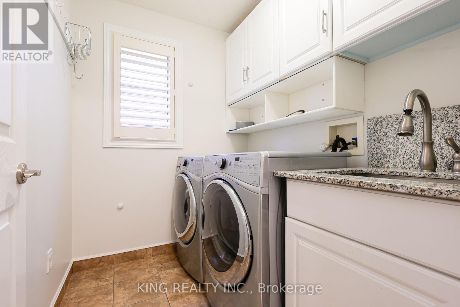 1223 CORONATION DRIVE - 19