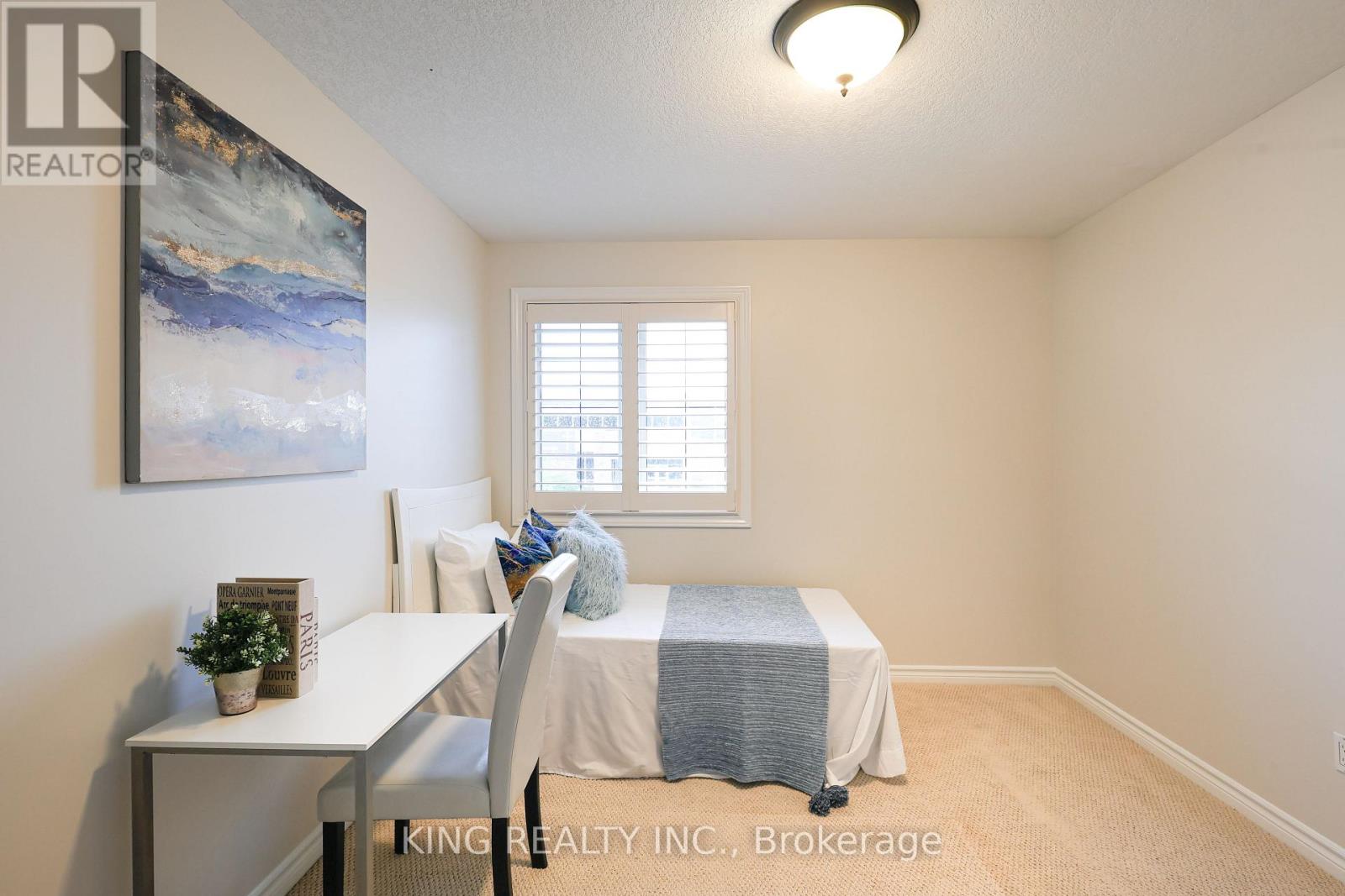 1223 CORONATION DRIVE - 36