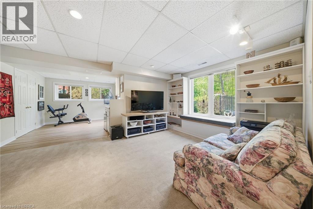 10 RIVA Ridge, Brantford, Ontario, N3P1R9 — Photo 42