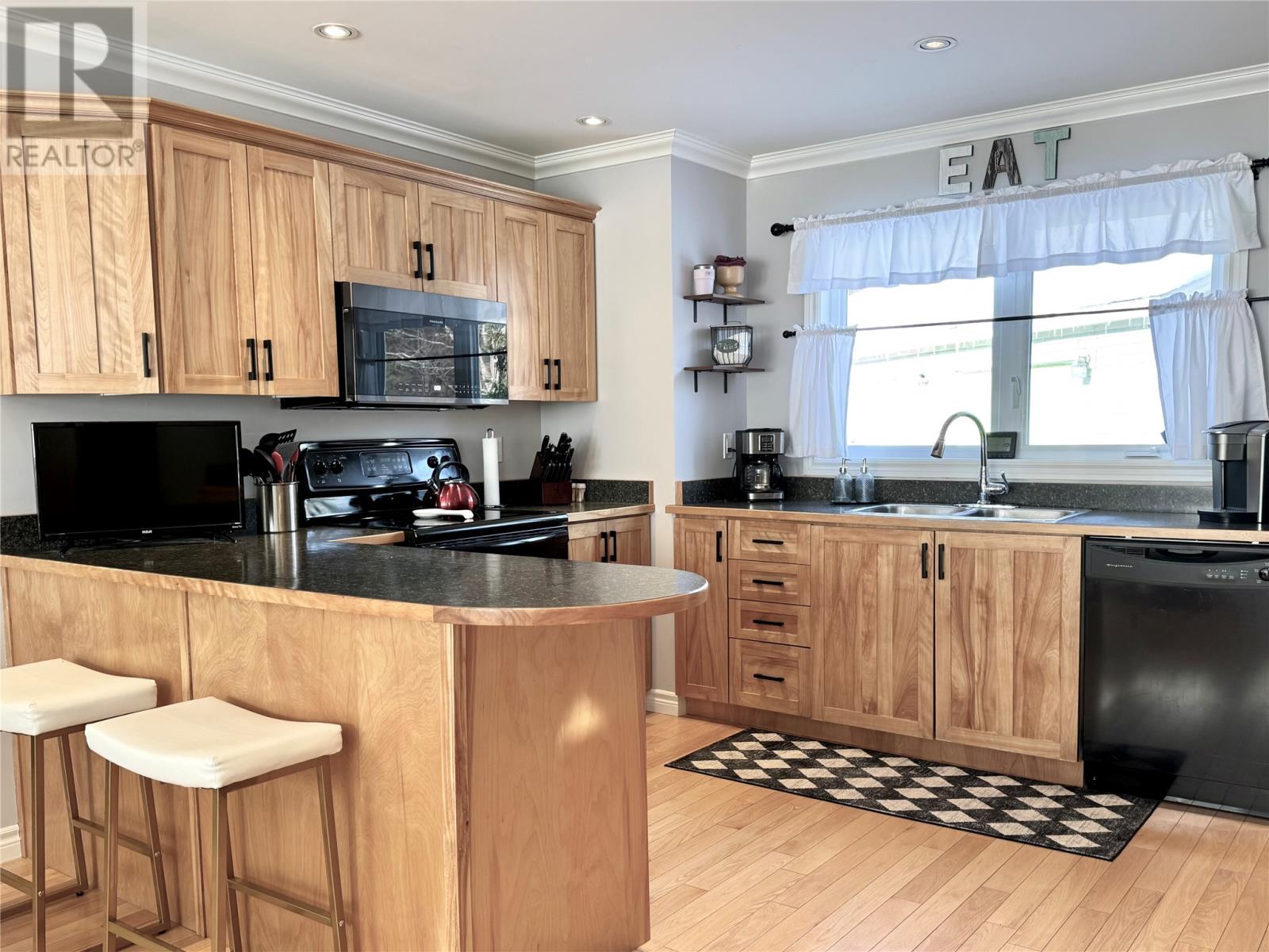 9 Brook Close - 12