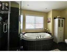 9 Brook Close thumbnail 23