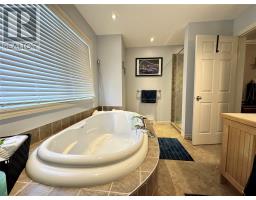 9 Brook Close thumbnail 18