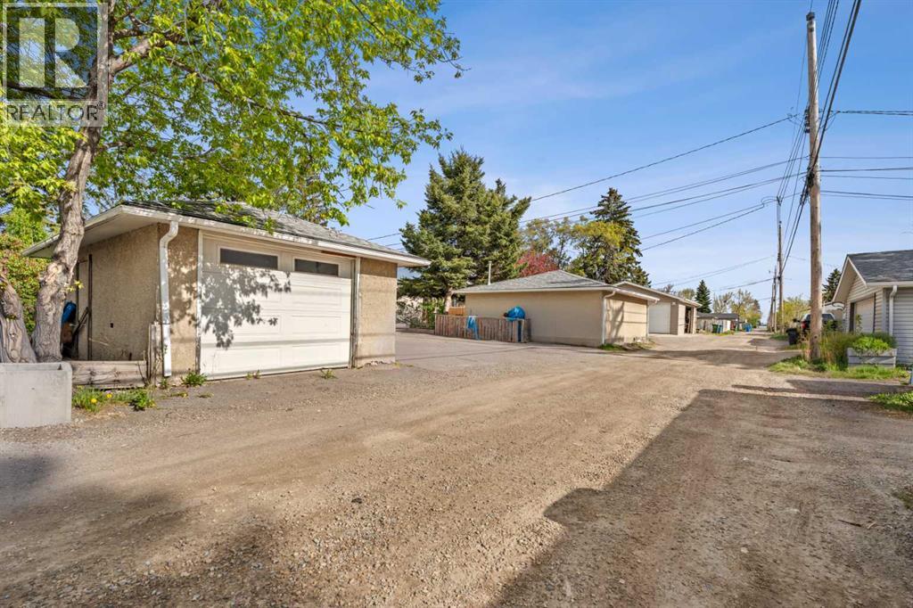 2211 41 Street SE - 12